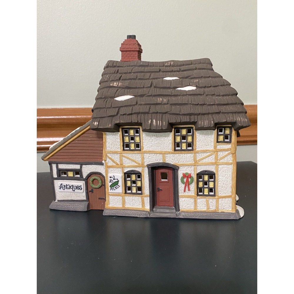 Department 56 Mr. & Mrs. Pickle Dickens Christmas Village (58246) Vintage 90s